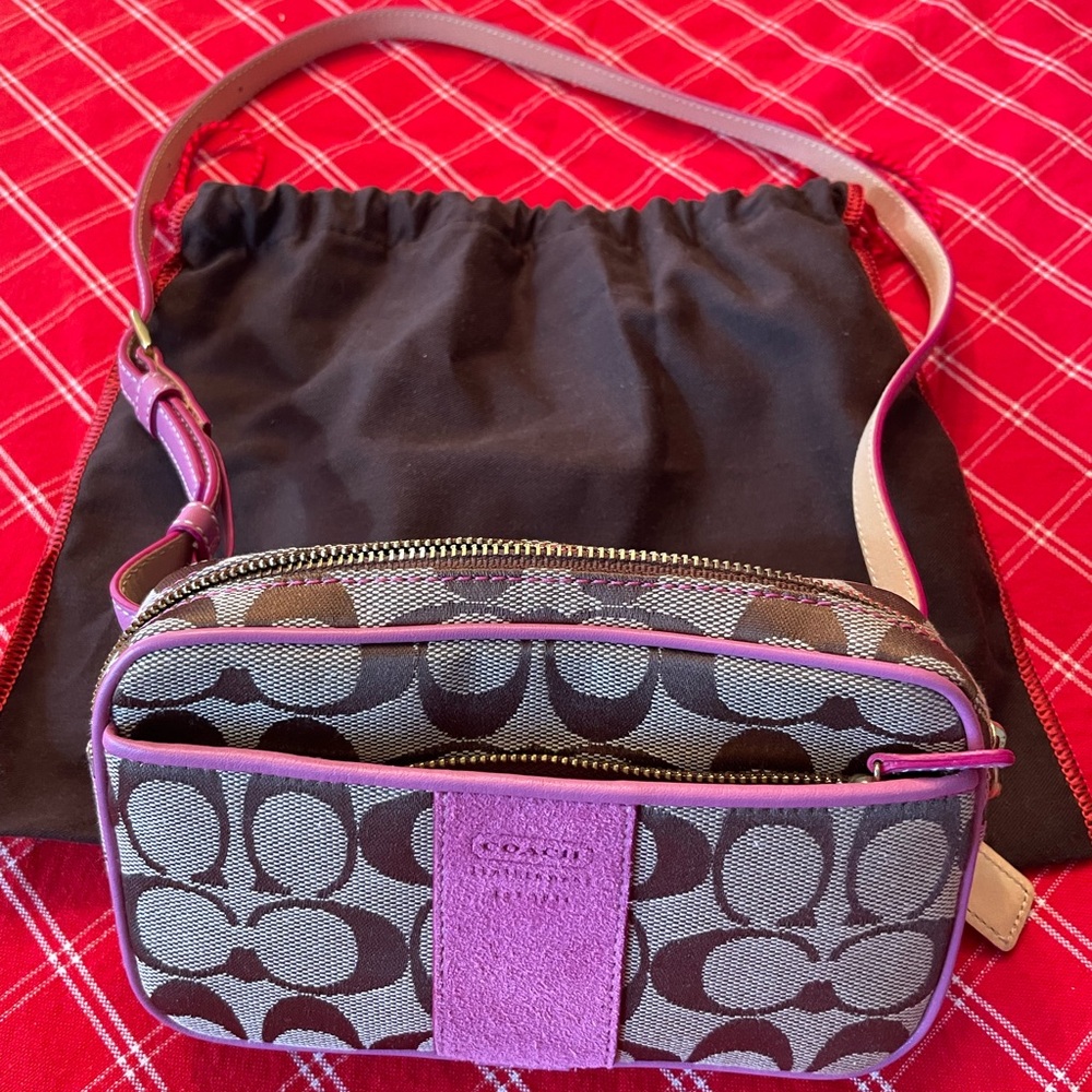 Coach NWT belt hip bag, signature pink leather trim, pink removable leather belt
